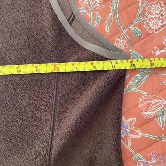 Predator Microfleece Vest in Plum - Picture 4 of 5